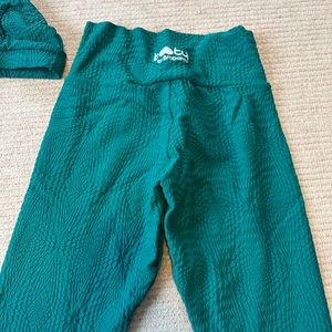 Booty by Brabants mermaid emerald leggings and top set